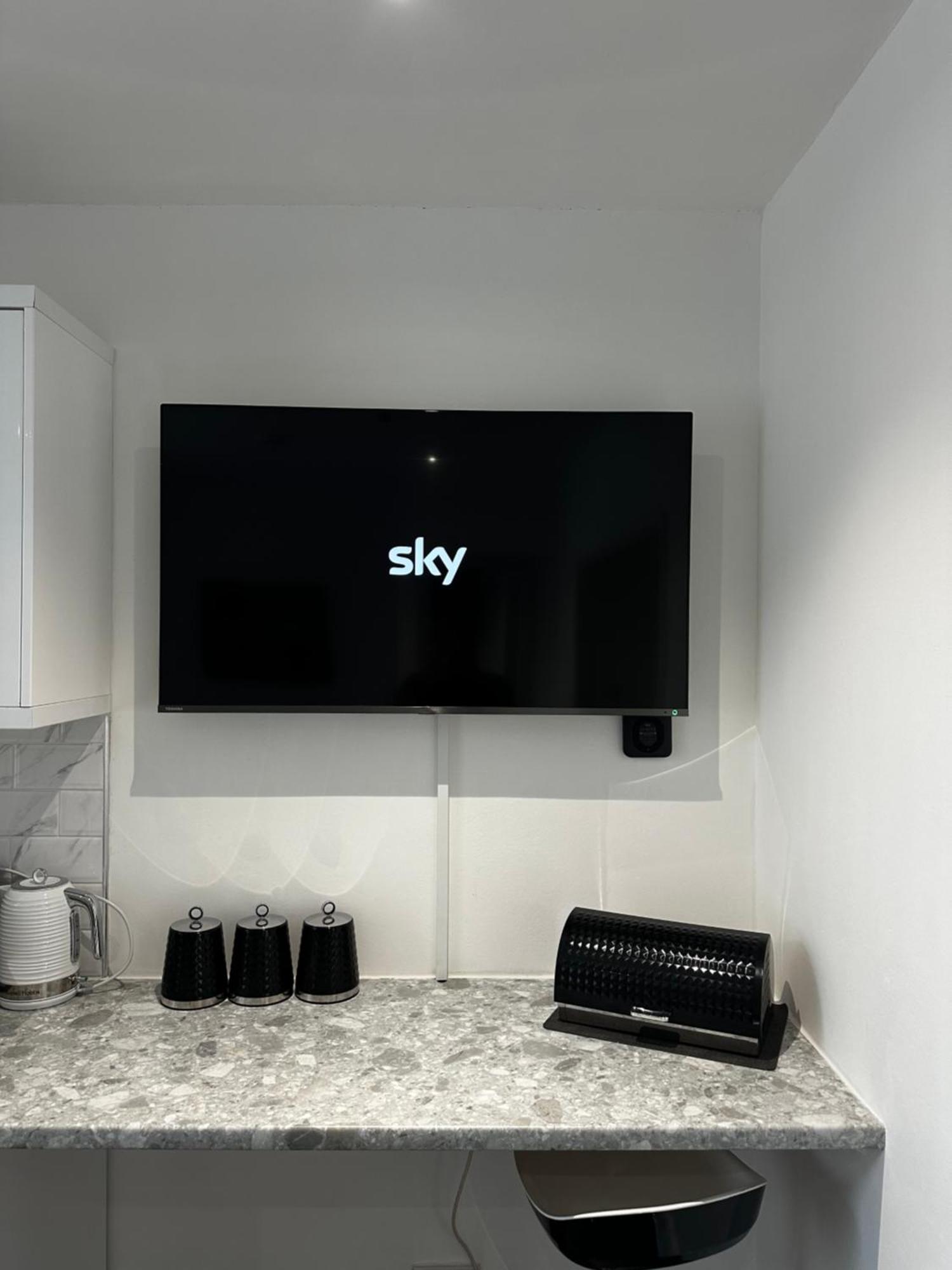 Town Centre Studio Flat Merthyr Tydfil Eksteriør bilde