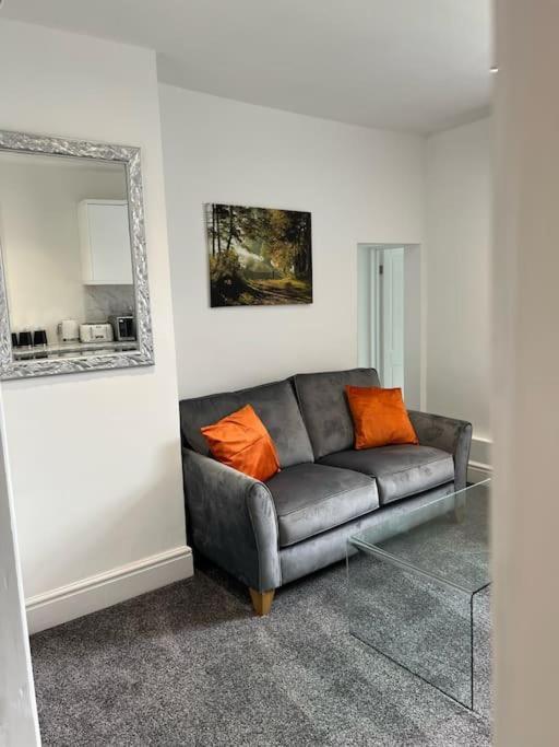 Town Centre Studio Flat Merthyr Tydfil Eksteriør bilde